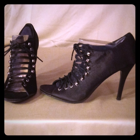 Beautiful Vintage Shoes - Picture 1 of 3